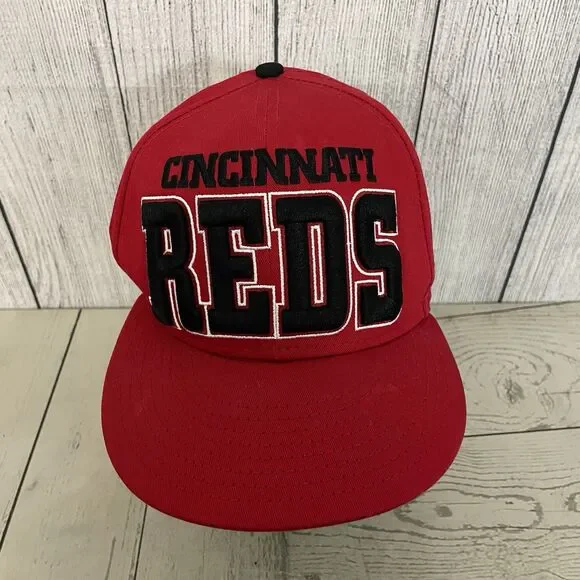 Cincinnati Reds MLB New Era 9FIFTY Red Team Logo Snapback Hat Cap