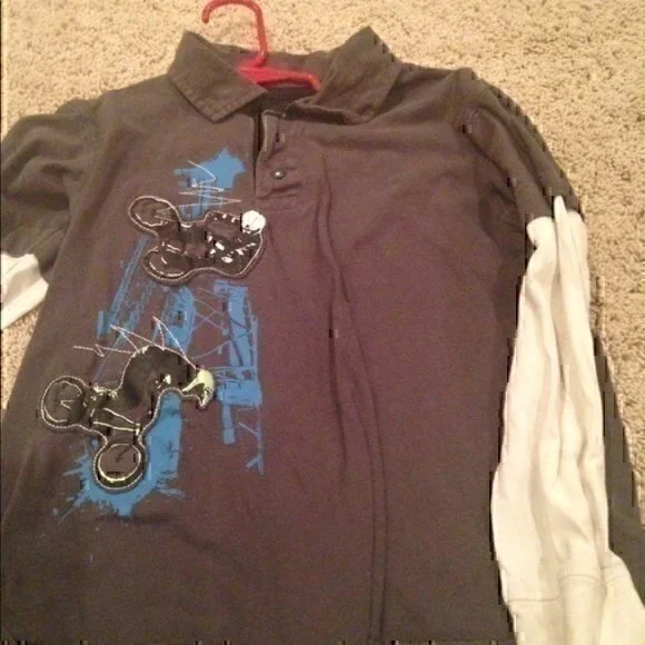 Old navy set of 2 size 6/7 long sleeved shirts