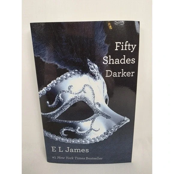 Fifty Shades Darker E L James Romance Novel Softcover 2012 NY‎ Times Bestseller