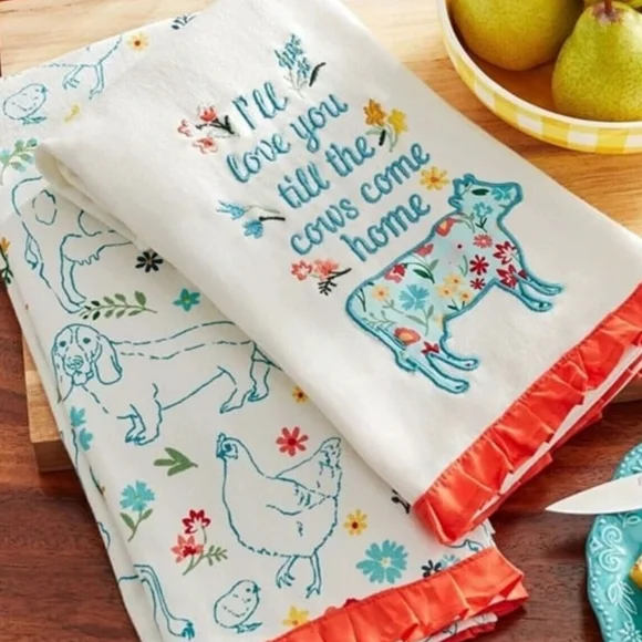 Animals Kitchen Towels Set of 2 The Pioneer Woman Cottage Core Cows 🐄🐄 Love 🥰