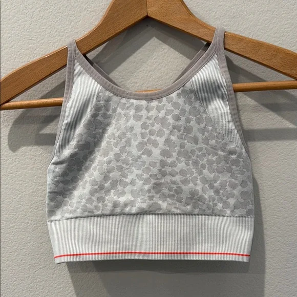 Aerie Gray and White Patterned Leopard Sports‎ Bra Size Large