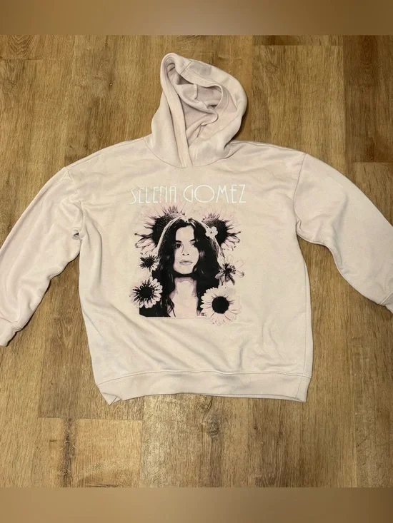 Old Navy x SELENA GOMEZ Oversized Graphic Hoodie XL / XXL