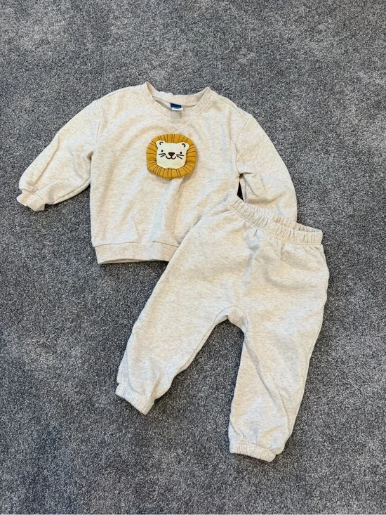 Old Navy Lion Sweatsuit