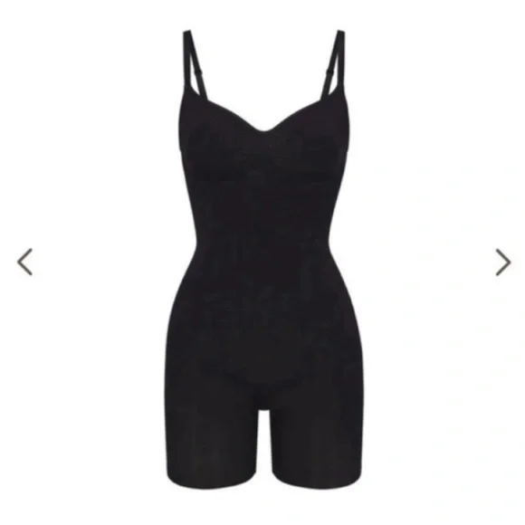 SKIMS SEAMLESS SCULPT MID THIGH BODYSUIT ONYX BLACK LARGE