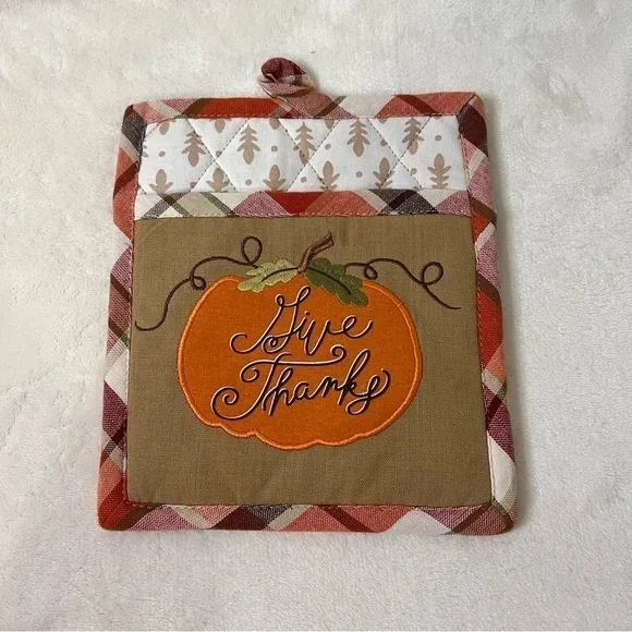 Give Thanks‎ Hot Pad and Kitchen Towel  8 x 10 inch Hobby Lobby