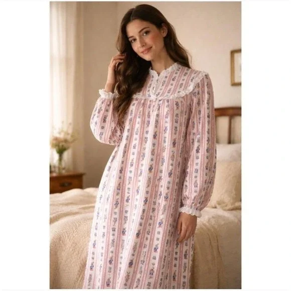 Lanz of Salzburg Traditional nightgown Medium  cottagecore vintage sleepwear