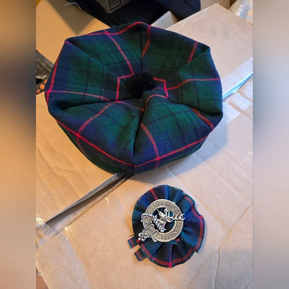 Davidson Clan Modern Tartan - Tamoshanter & Scot blossom with pin