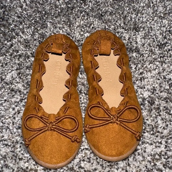NWOT Old Navy Brown Kids Moccasins with Bow Detail and Stretch