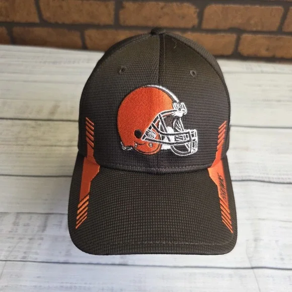 New Era Cleveland Browns Hat Brown Fitted Small Medium Football‎ 39THIRTY Helmet