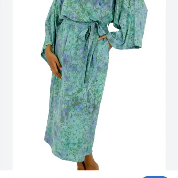 Elegant Blue Floral Women's Robe