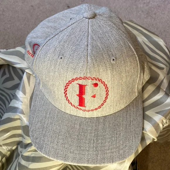 MEN’ NEW FLEXFIT 110 FITTED HOTLINE
