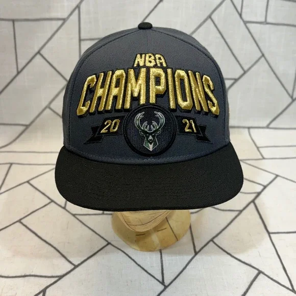 New Era Milwaukee Bucks Hat OSFM Grey 2021 NBA Champions 9FIFTY Snapback Cap