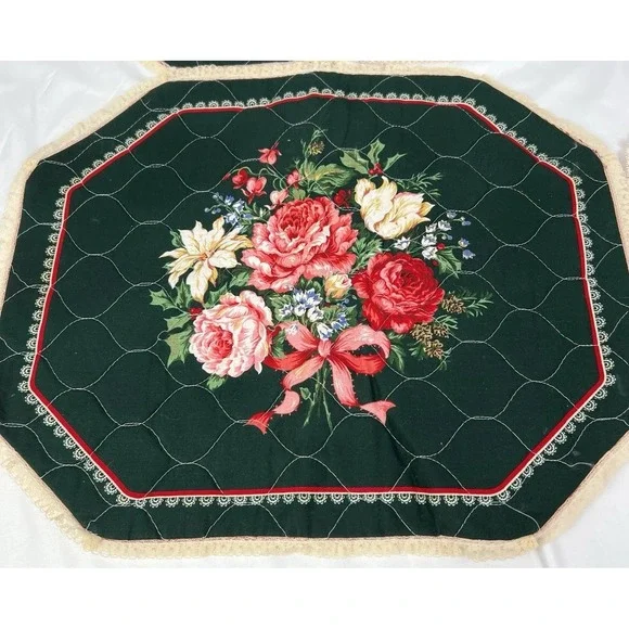 Vintage Quilted Floral Placemats Set‎ of 4 Green Red Cottagecore Holiday Roses