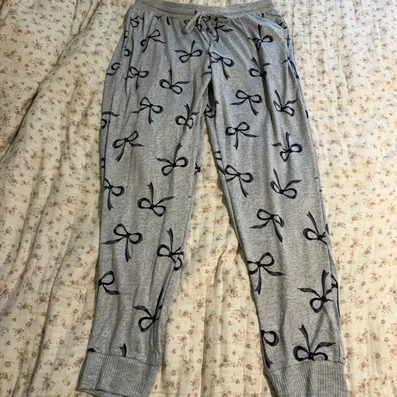 Gray Bow Print Lounge Pants