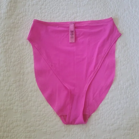 SKIMS High Waisted Bonded Briefs Pink Panties /Size:Small