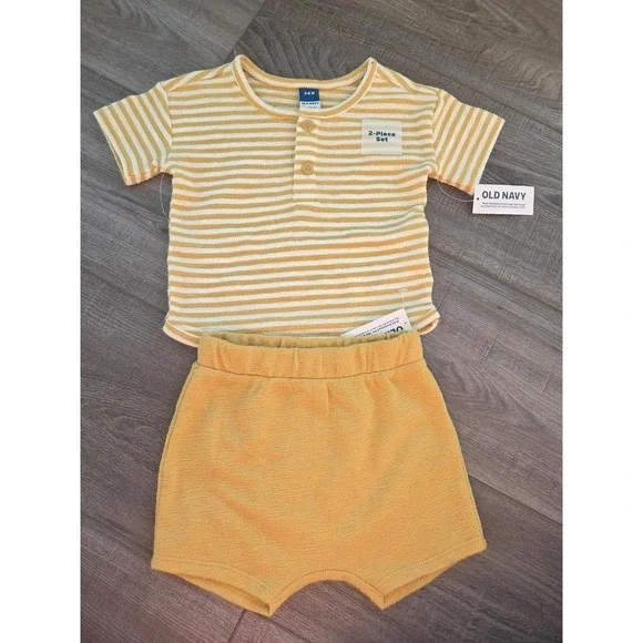 Old navy baby boy set 3-6 mos