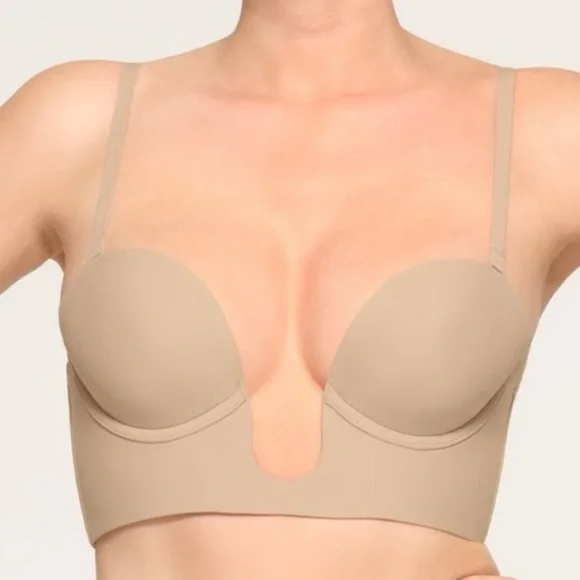 Skims Seamless Tan deepPlunge Bra small