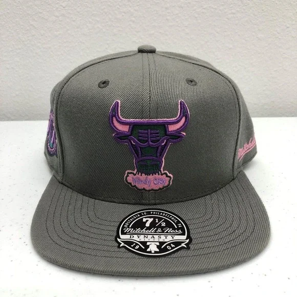 Chicago Bulls Hat Cap Fitted Mens 7 1/2 Gray NBA HWC Basketball Mitchell & Ness