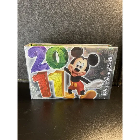 2011 WALT‎ DISNEY WORLD MICKEY MOUSE PHOTO ALBUM 100 4 X 6 TRAVEL SOUVENIR