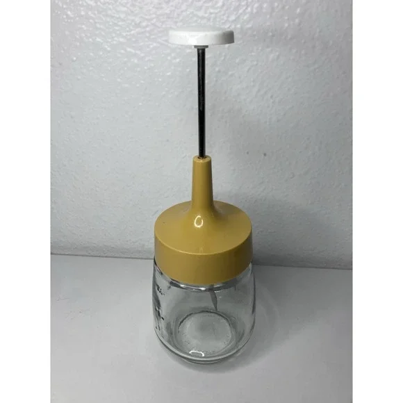 VTG Federal Housewares Yellow Handled Onion Nut Food Chopper Jar Made In USA