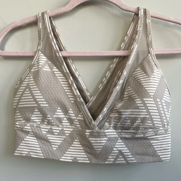 Aerie Chill Play Move Beige Cream Geometric Sports Bra with Removable Padding