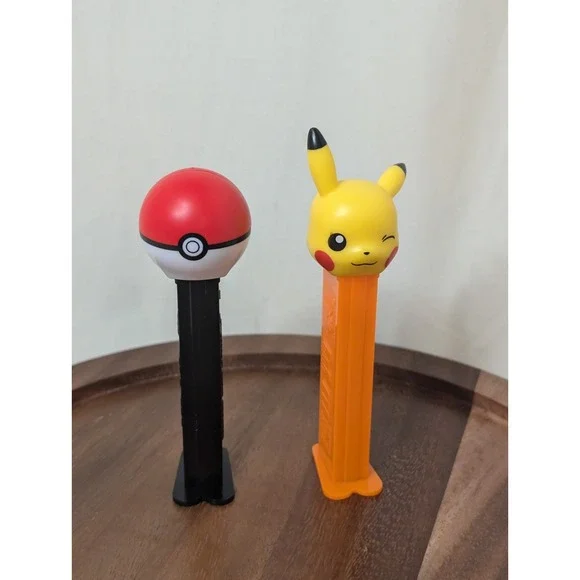 Pez Pikachu And Poke Ball‎