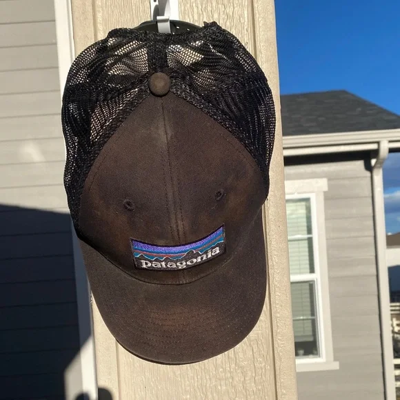 Patagonia Patagonia P-6 Logo LoPro Trucker Hat In Raptor Brown
