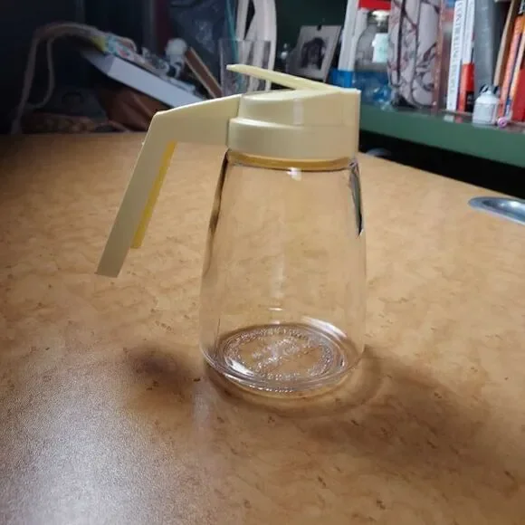 Federal houseware syrup dispenser
