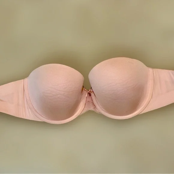 Victoria’s Secret Push-Up Strapless Bra 32DD Light Pink w/ Bow Charm