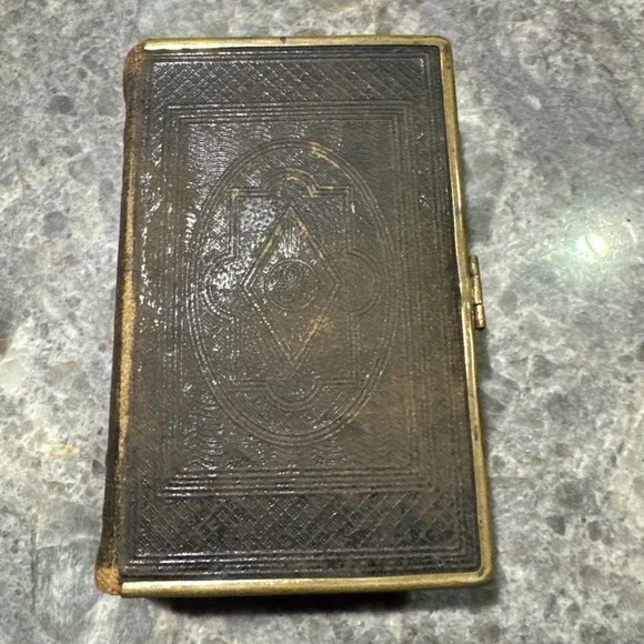 Antique 1865 Glasgow  Bible Book With Clasp Beautiful And rare