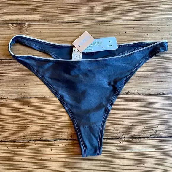 ERES Stella stretch jersey thong. Size 42. NWT.
