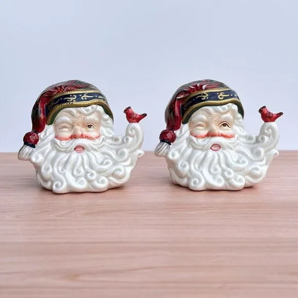 Hand Painted Santa Claus Salt & Pepper Christmas Shaker Set Large 4.5