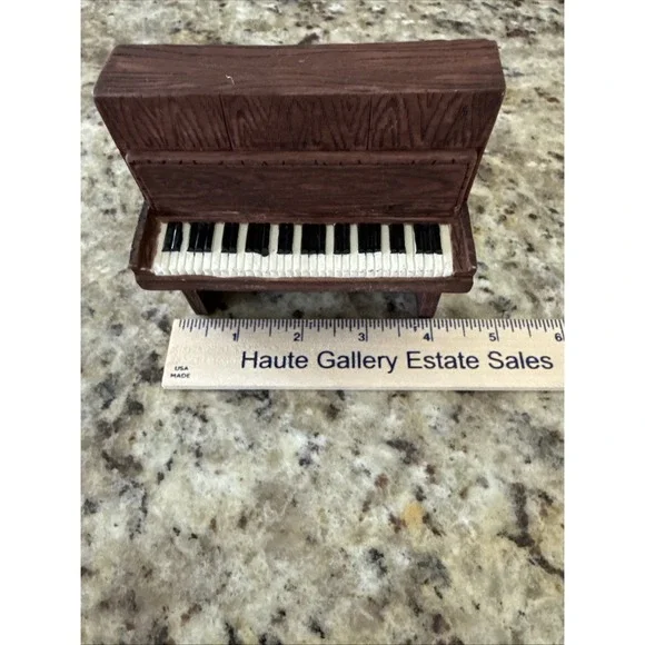 Vintage Dollhouse Miniature Upright Resin Piano‎ Dollhouse Furniture  4462
