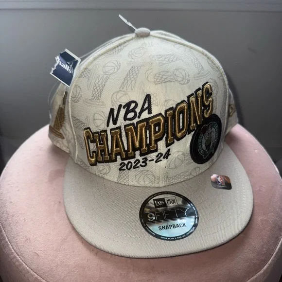 NWT New Era Celtics NBA Champions SnapBack Hat