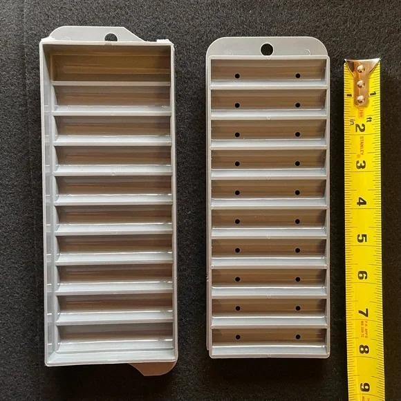 Ice Cube Tray for Water Bottles - Makes Up To 10 Pieces