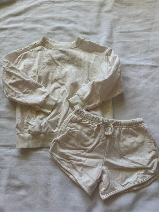 Old Navy Girl’s Speckled 2 Piece Set