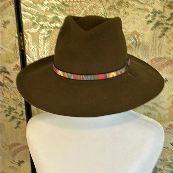 SILVER CANYON GREEN 💯 SOFT WOOL MADE IN USA UNISEX SIZE M