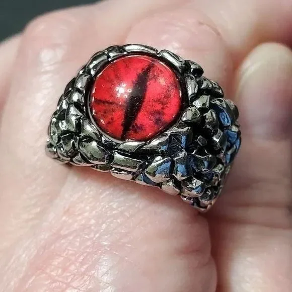 Silver tone red dragon's eye ring Size 10ish