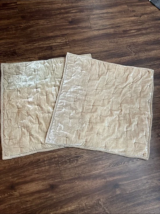 Crate & Barrel Juliet Velvet Pillow Sham Euro Dove Linen 26”X26