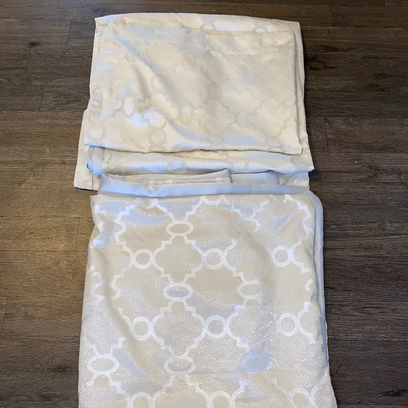 Lot of 2 matching 4x8 lined curtain panels