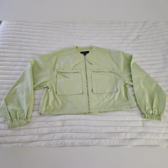 NWOT Forever 21 Cropped Bomber Jacket Lightweight Lime Baggy Pockets Womens M