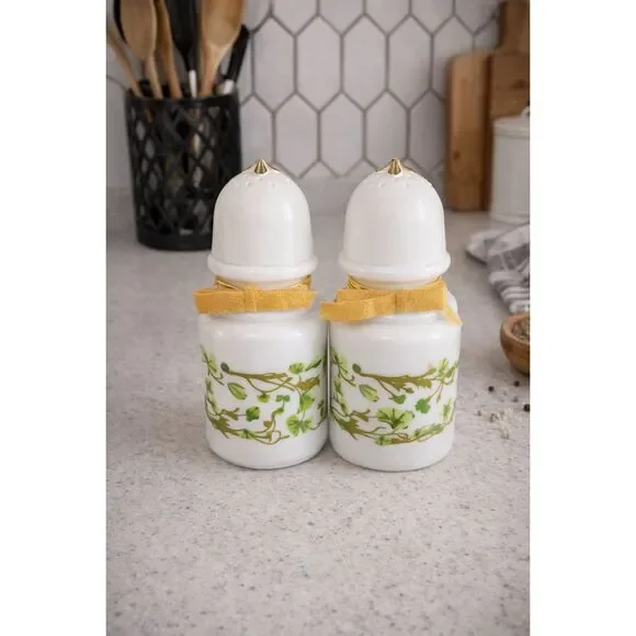 Vintage Milk Glass Salt and Pepper Shakers Green Ivy Vine Cottagecore Farmhouse‎