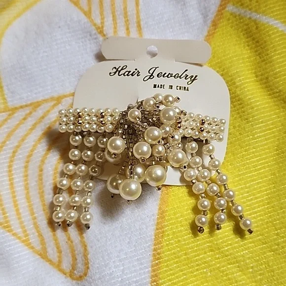NWT Faux PearlHair Jewelry Clip for Girls