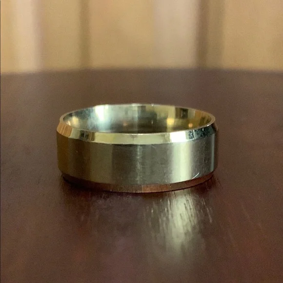 Gold tone stainless steel ring size 11