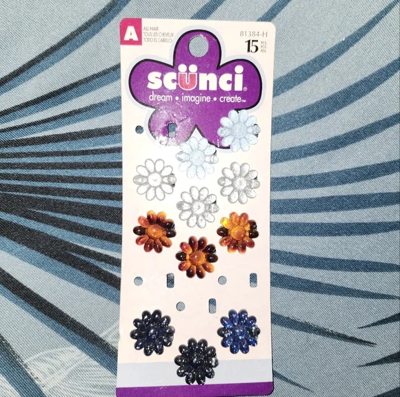 Scunci Hair Clips 12 Pieces New Old Stock