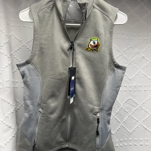 Antigua NWT Small Women's Oregon Ducks Nostalgic Full-Zip Course Vest - Gray