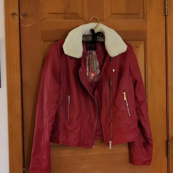 Yoki Red Faux Leather Motorcycle Jacket Detachable Faux Shearling Collar Lined M