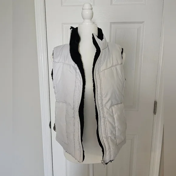 KC‎ Collections Women's Reversible White and Black Fur Vest Size M