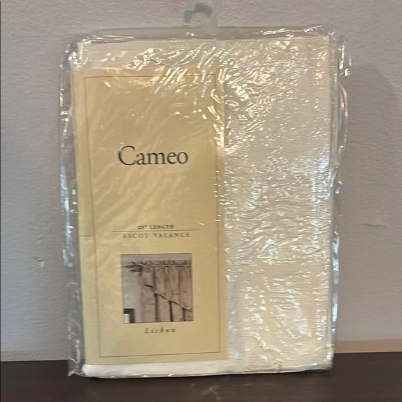 🆕 NWT Cameo Ascot Valance, 40”W x 25”L, Lisbon, Multiple Available for Sale!