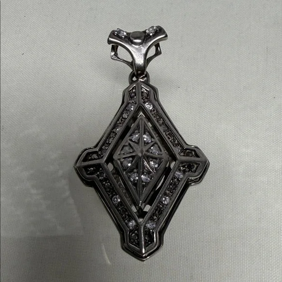 26.9 grams Elegant Silver Pendant with Crystal Accents